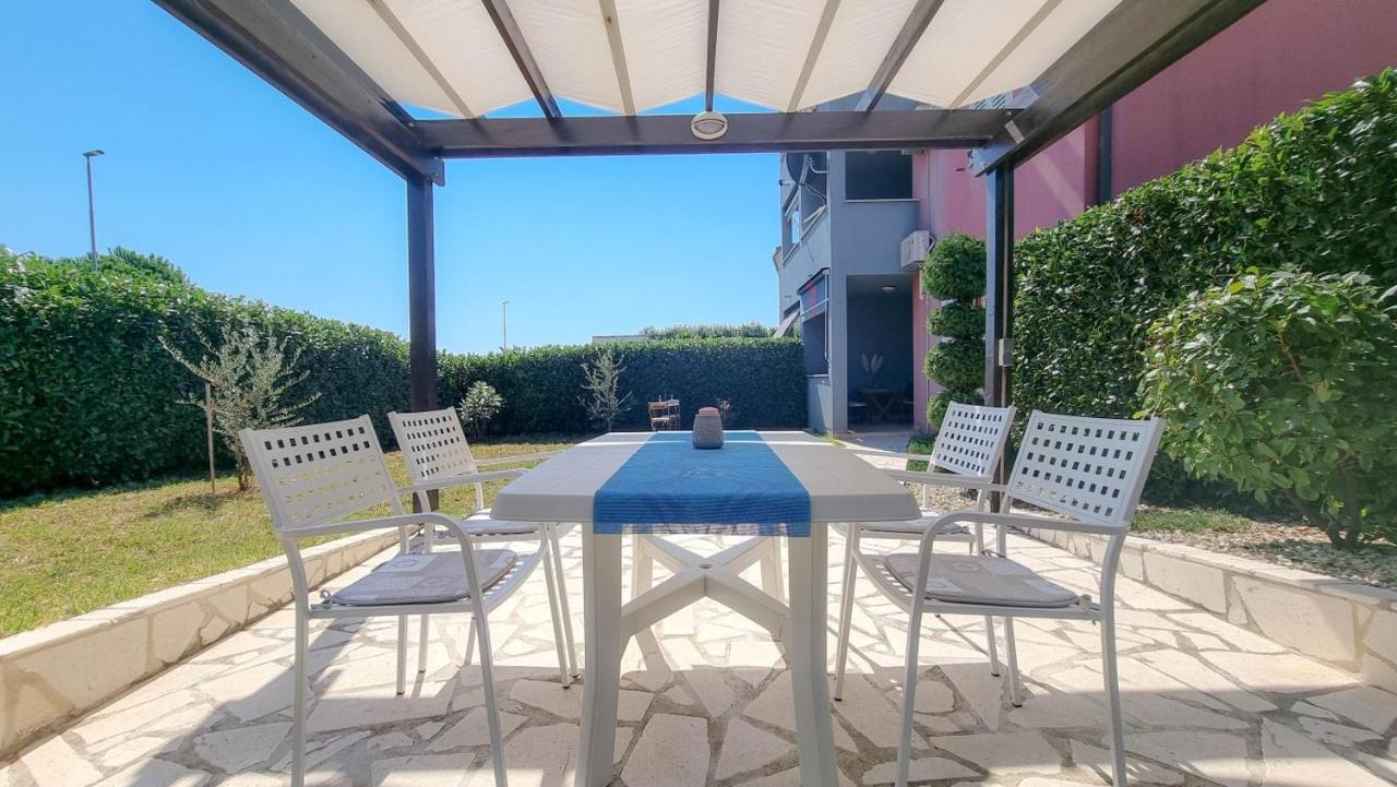 Lea Apartman Novigrad Istria Kültér fotó